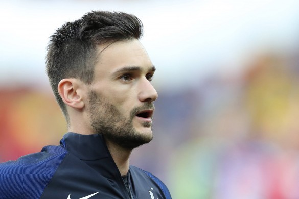 Attentat de Nice : Hugo Lloris, très ému, a participé à la minute de silence (Photos)