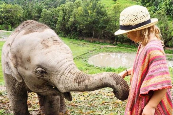 Incroyable : une mère plaque tout pour faire un tour du monde avec sa fille de 5 ans ! (Photos)