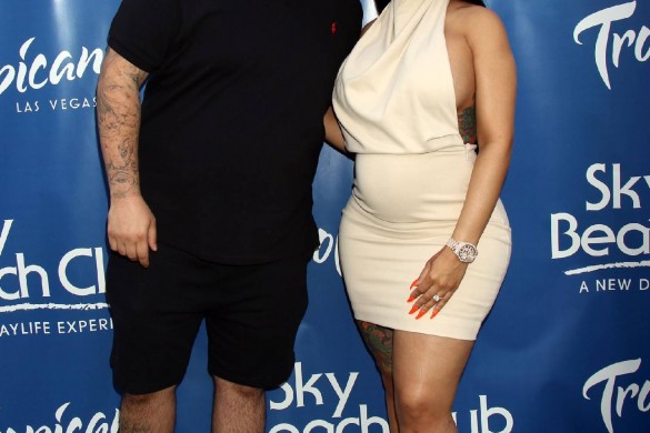 Blac Chyna enceinte : la chérie de Rob Kardashian pose nue dans Paper (Photo)