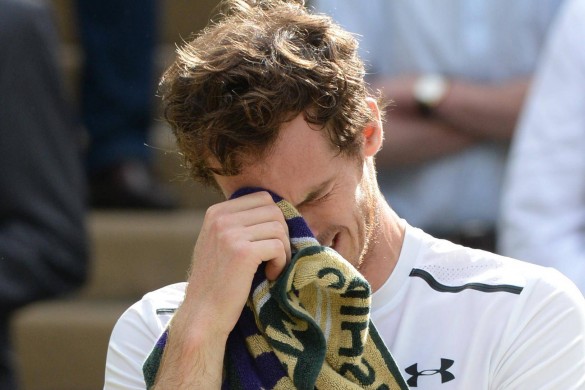 Quand Andy Murray est surpris par une fan (dérangée) pendant son sommeil !