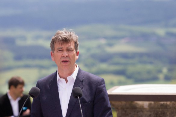 Arnaud Montebourg se confie sur sa fille prématurée : « On a eu une grande inquiétude »