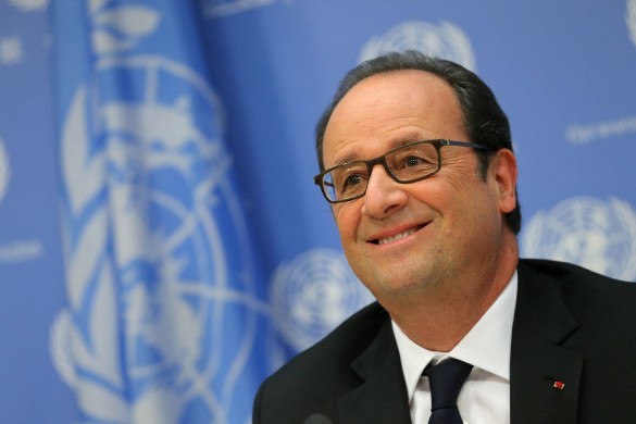 François Hollande raillé sur Twitter après son échange avec Rihanna ! 