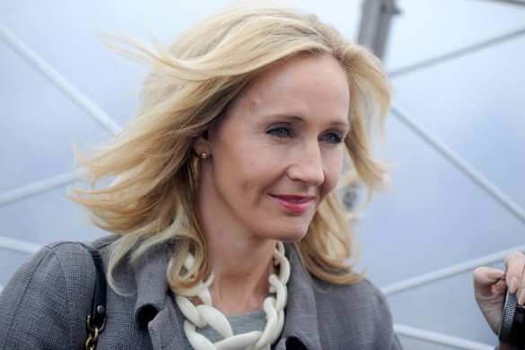 J.K. Rowling tacle Nicolas Sarkozy à propos du port du burkini