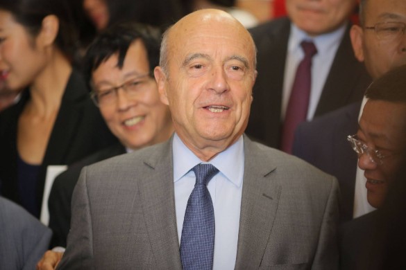 Alain Juppé : une anecdote (très étonnante) sur son passé de fêtard dévoilée