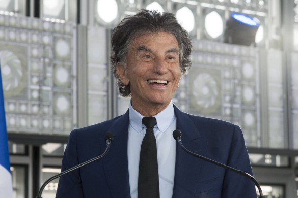 Jack Lang flingue Emmanuel Macron qui a « planté une dague » dans le dos de François Hollande