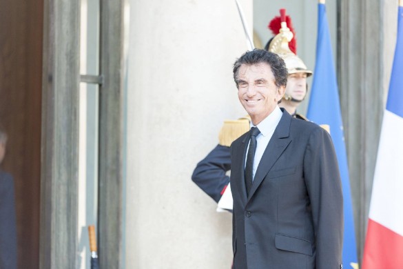 Jack Lang flingue Emmanuel Macron qui a « planté une dague » dans le dos de François Hollande