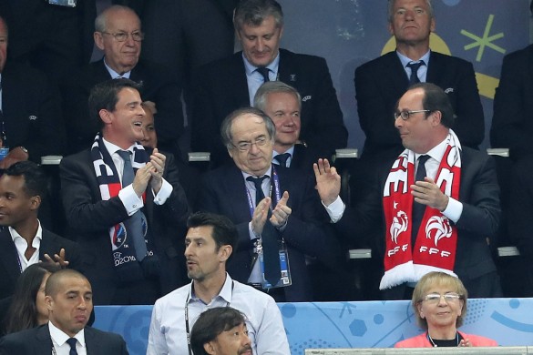 Euro 2016 : François Hollande, Nicolas Sarkozy, Manuel Valls… eux aussi ont encouragé les Bleus (Photos)