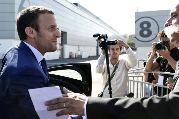 Cambadélis attaque Macron qui veut « empêcher le président » de gagner en 2017 !