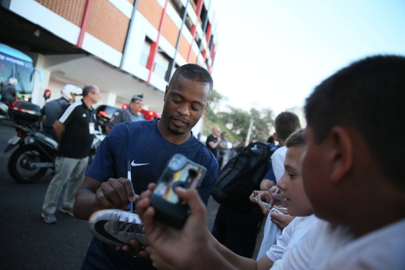 Euro 2016 : Patrice Evra ridiculisé après sa prise de Kung Fu