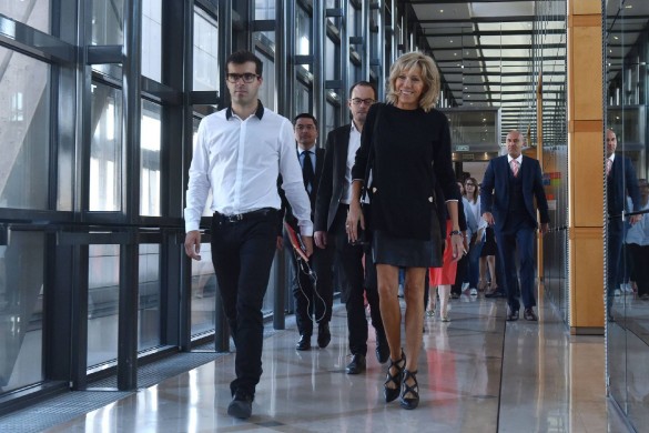 Emmanuel et Brigitte Macron, « couple fusionnel » : « Il ne fait rien sans lui demander son avis »