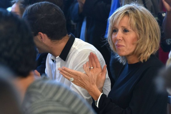 Emmanuel et Brigitte Macron, « couple fusionnel » : « Il ne fait rien sans lui demander son avis »