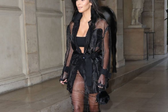 Kim Kardashian n’a pas demandé de l’aide lorsqu’elle a été braquée à Paris