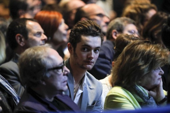 Capucine Anav et Véronique Sanson au meeting de Nicolas Sarkozy au Zénith (photos)