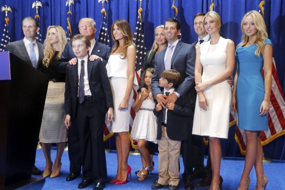 Pour son équipe de transition, Trump embauche sa famille !