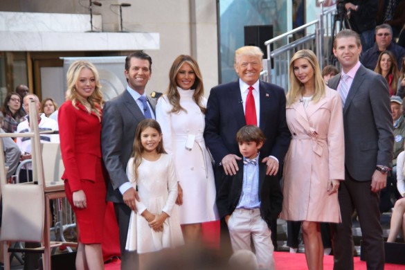 Pour son équipe de transition, Trump embauche sa famille !