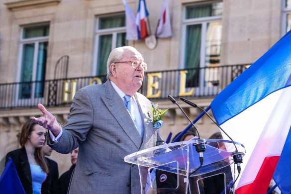 20h peopolitique : les politiques soutiennent Jacques Chirac hospitalisé, Manuel Valls veut se lancer pour 2017!