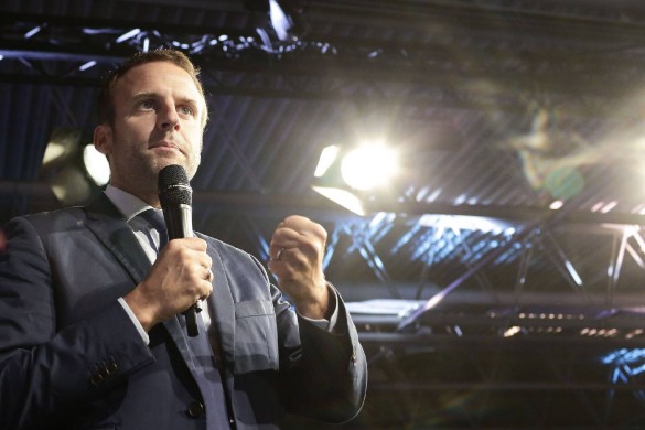 « Grâce à Brigitte, Emmanuel Macron n’a pas multiplié les copines » selon son mentor Henry Hermand