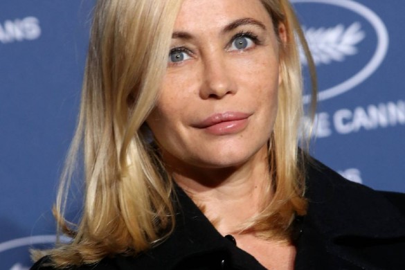 Le bouleversant hommage d’Emmanuelle Béart à son père Guy !