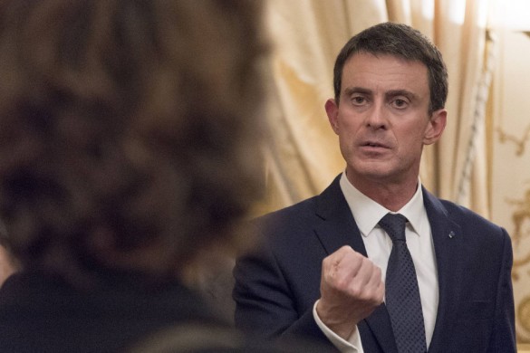 Manuel Valls candidat : Twitter ironise sur le 49.3