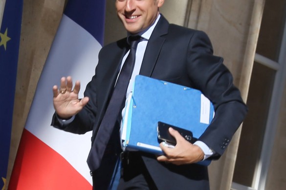 Il ne manquait plus que ça ! Emmanuel Macron va publier un livre cet automne 