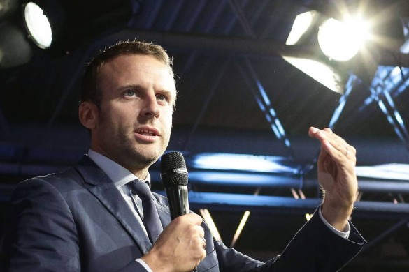 Emmanuel Macron se prend pour Jeanne d’Arc… C’est sa femme qui le dit !