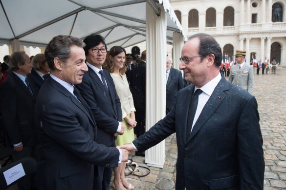 « La graisse dégouline sous sa chemise » : Nicolas Sarkozy dézingue encore François Hollande sur son poids