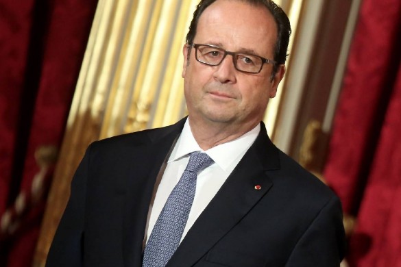 François Hollande élu « homme d’état mondial » de l’année ? Il se fait dézinguer sur Twitter !