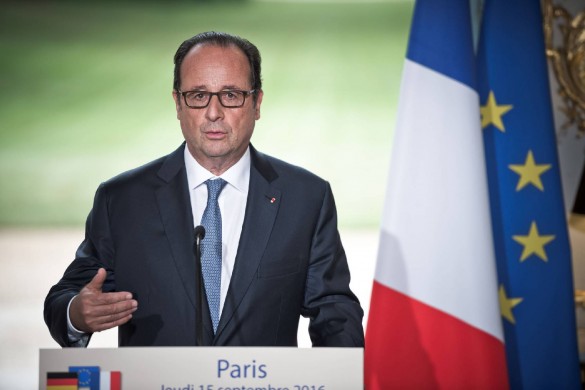 François Hollande élu « homme d’état mondial » de l’année ? Il se fait dézinguer sur Twitter !