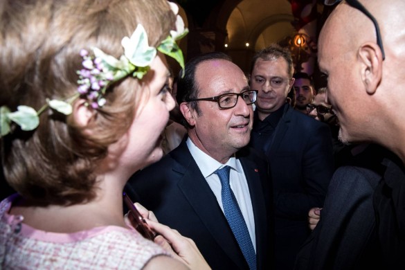 François Hollande élu « homme d’état mondial » de l’année ? Il se fait dézinguer sur Twitter !