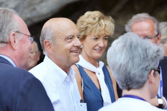 Alain Juppé n’a « aucun sens du rythme » : c’est sa femme qui le dit !