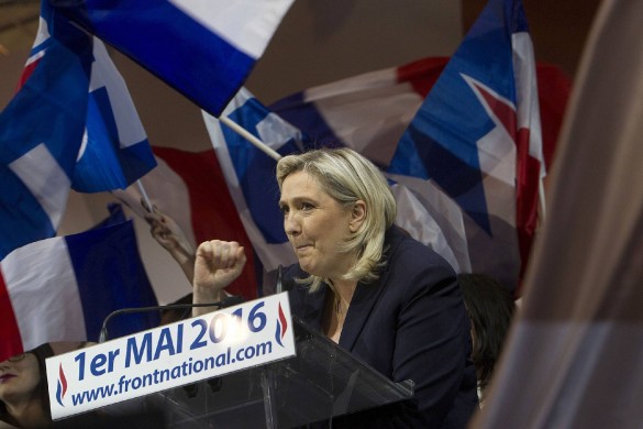 Marine Le Pen refuse d’aller sur France 2 : Michel Field écrit au CSA