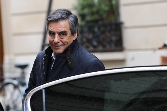 François Fillon jeune et plutôt beau gosse, la preuve en images !