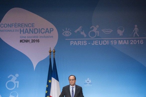 Pas de toit à Roland Garros ? La faute à François Hollande…