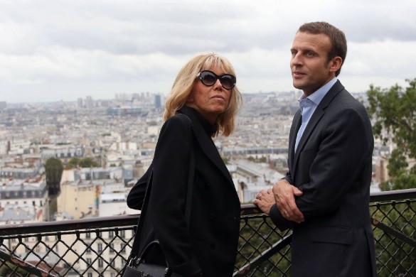 Emmanuel Macron et Brigitte déjeunent au restaurant à Montmartre… et sourient aux photographes