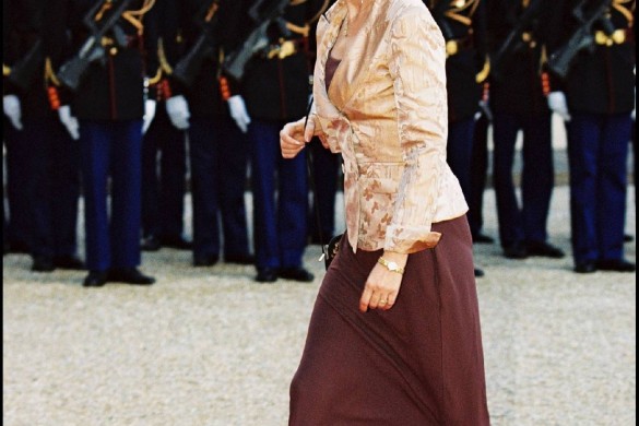 Ségolène Royal a 63 ans : retour sur ses looks les plus fous ! (photos)