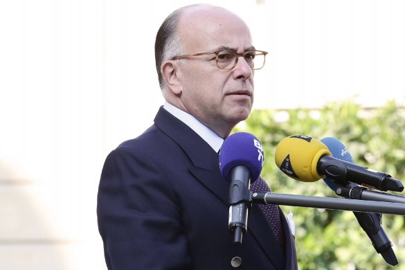 Bernard Cazeneuve… jeune (il avait des cheveux, oui !)