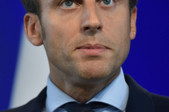 Avec sa démission, Emmanuel Macron ne voulait pas « apparaître comme un Brutus qui veut tuer son père François Hollande »