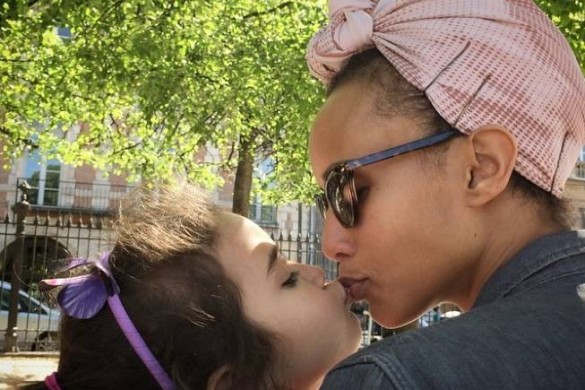 Moment de tendresse entre Sonia Rolland et sa fille Kahina (photo)